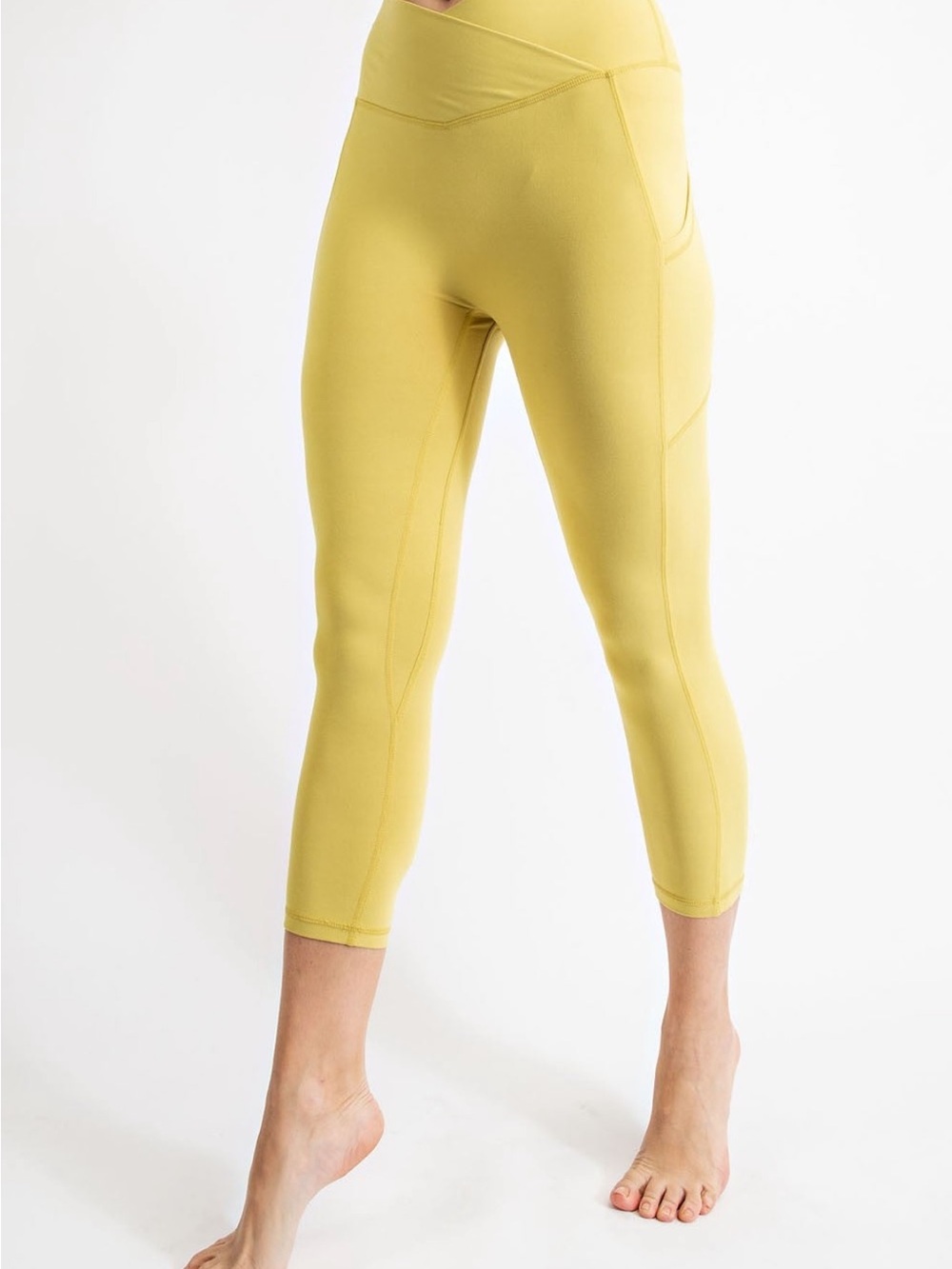 Women's High-Rise Capri Leggings in Lemon Yellow